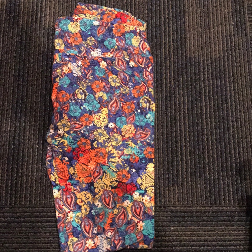 Paisley OS leggings